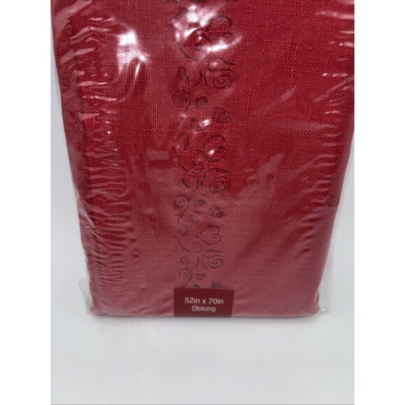 Red Cutwork Tablecloth 52" X 70" Oblong Red Valentine Sweetheart Table Anniversa - Picture 3 of 6
